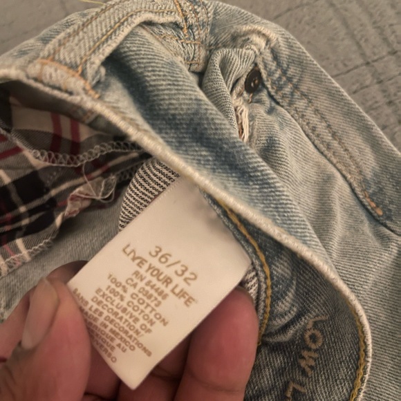 Selling American eagle pants size 36 and length 32 - Picture 6 of 7